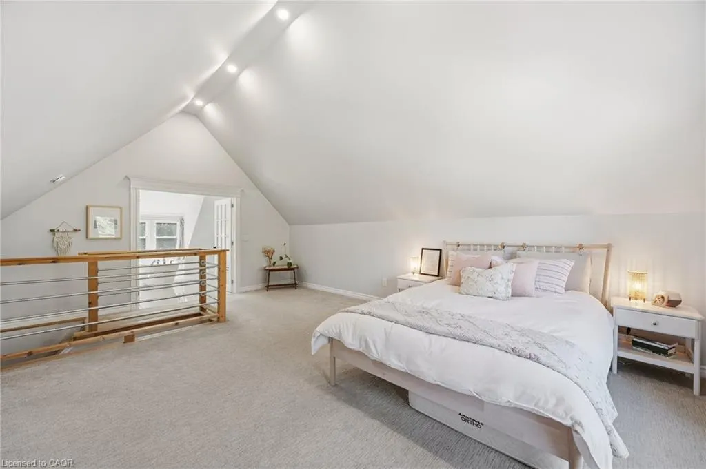 35 Fairleigh Avenue S