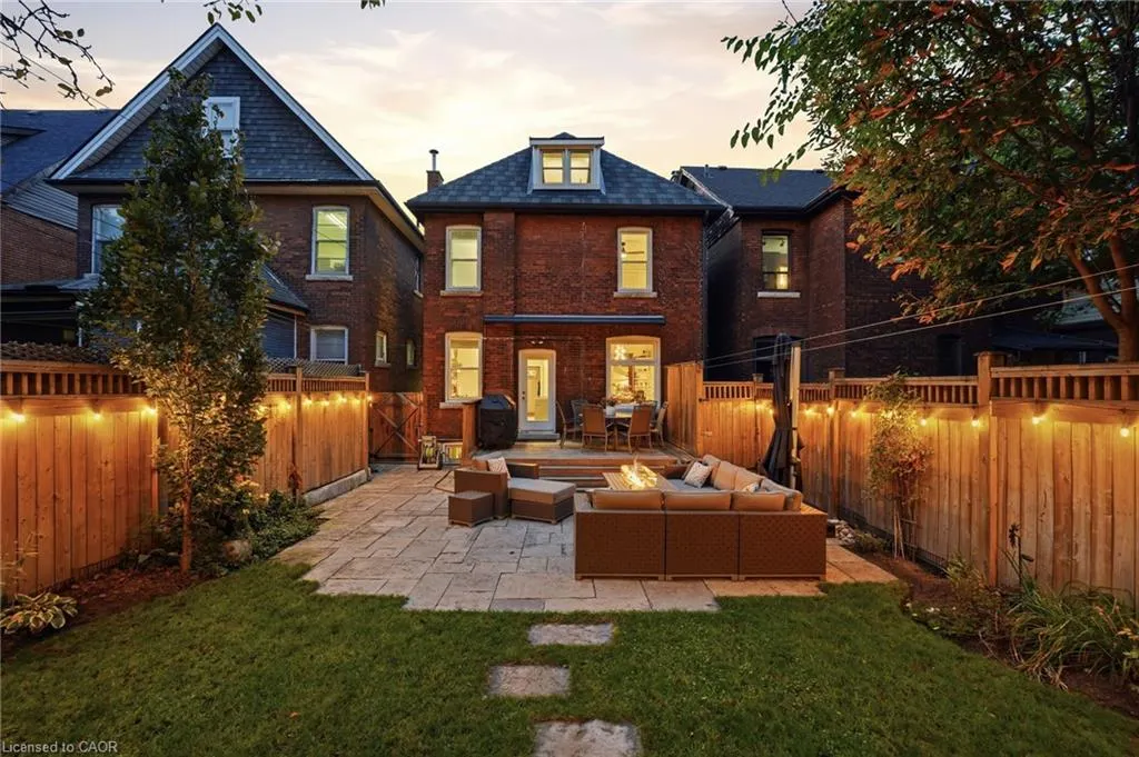 35 Fairleigh Avenue S