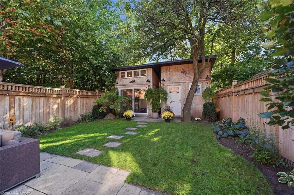 35 Fairleigh Avenue S