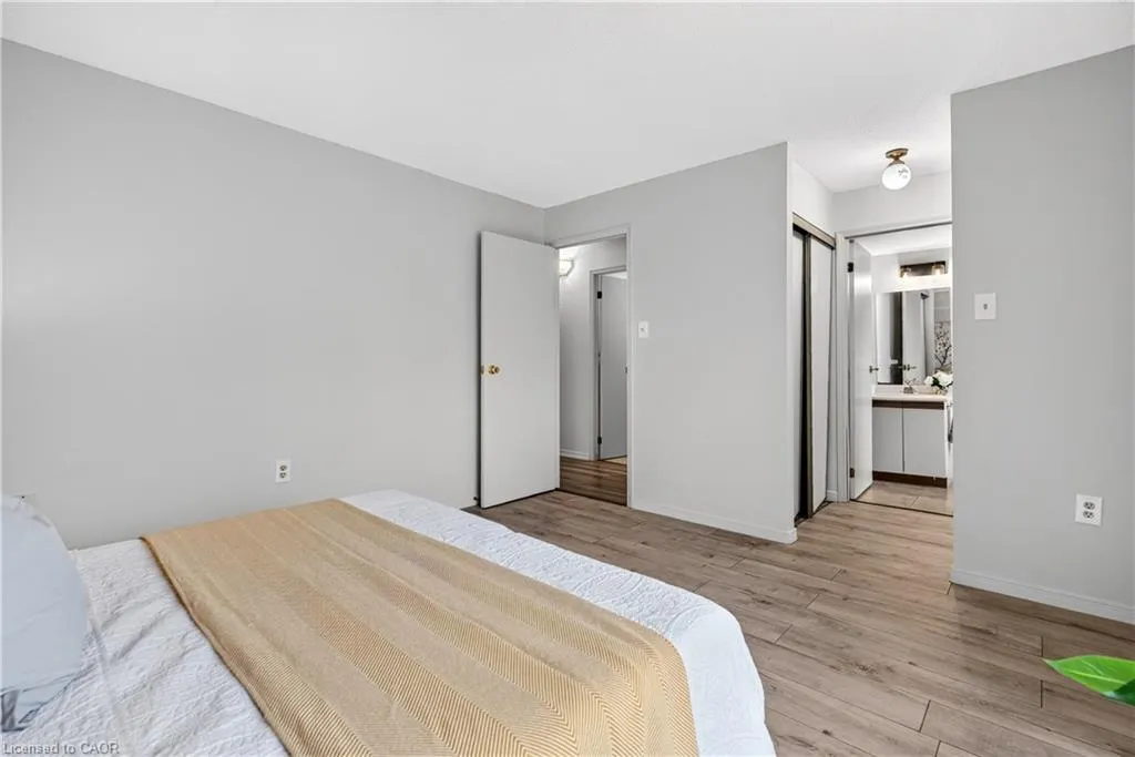 966 Queenston Road #203