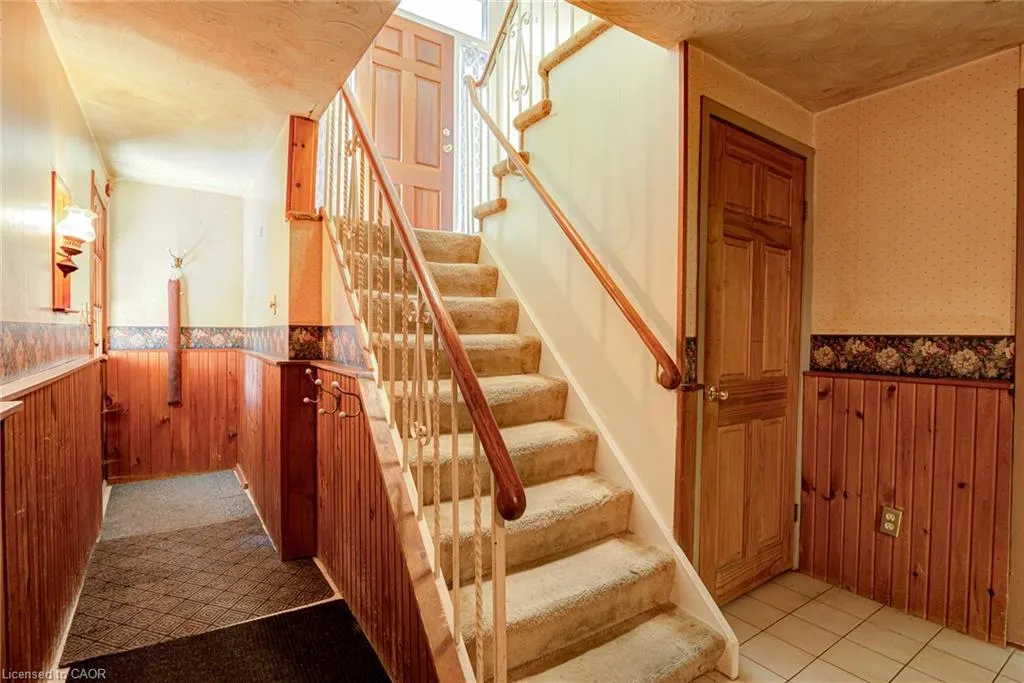 8 Bonnylyn Drive