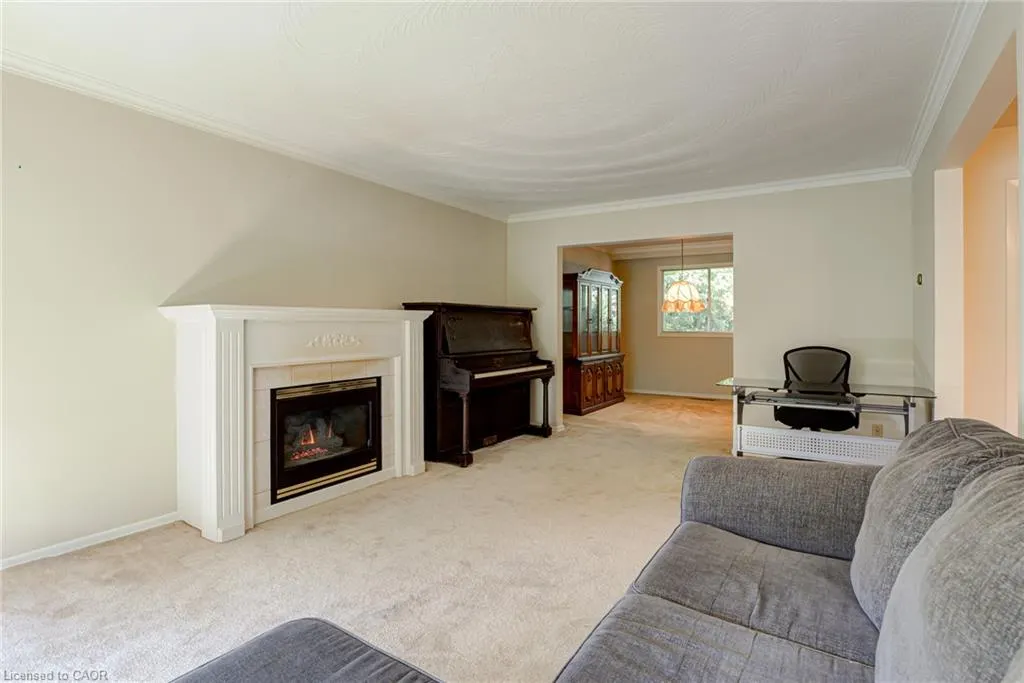 8 Bonnylyn Drive