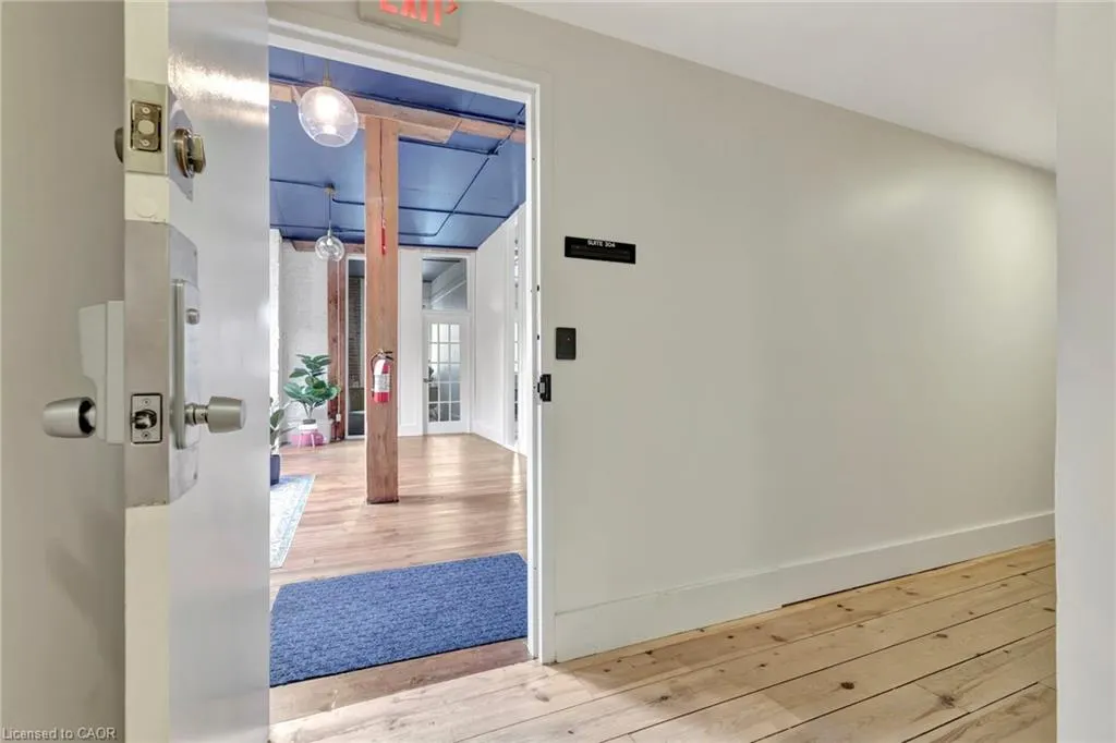 380 King Street E