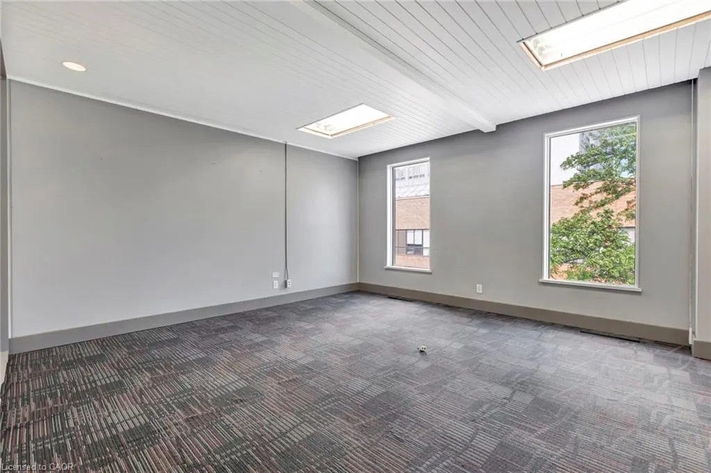 380 King Street E