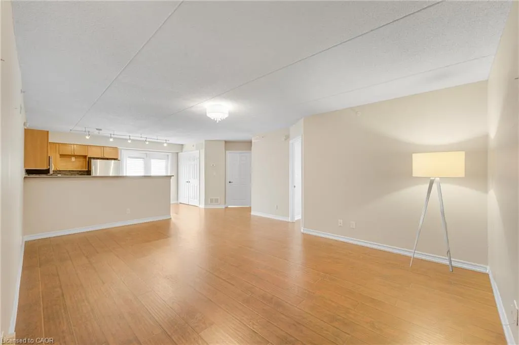 2075 Appleby Line #102