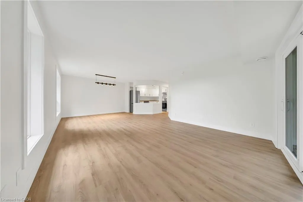 3085 Kingsway Drive #21