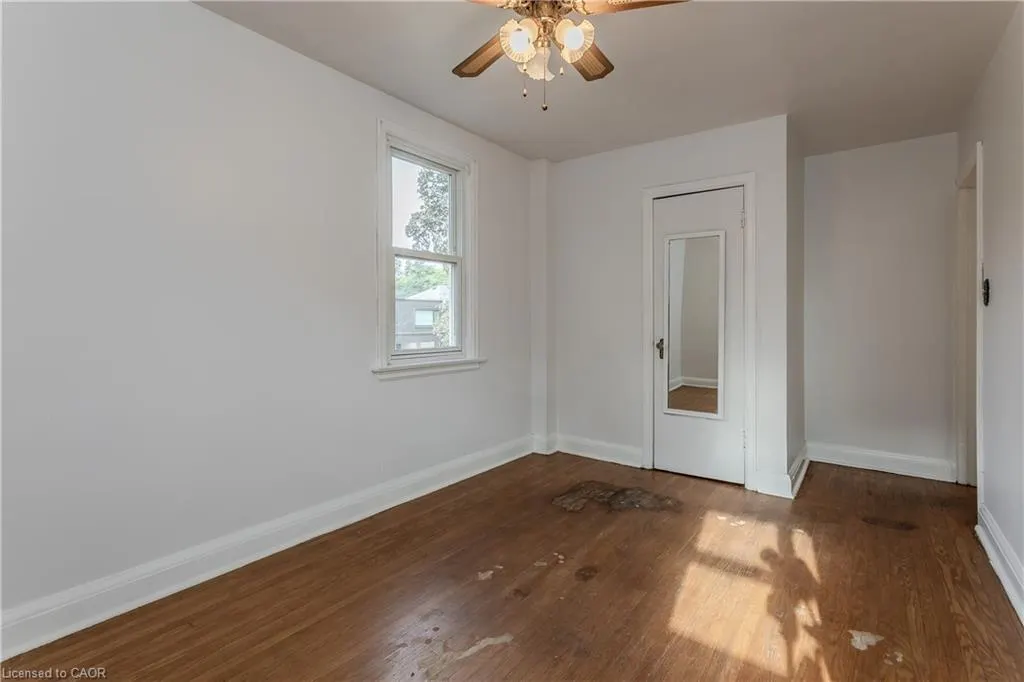 2104 Emerald Crescent