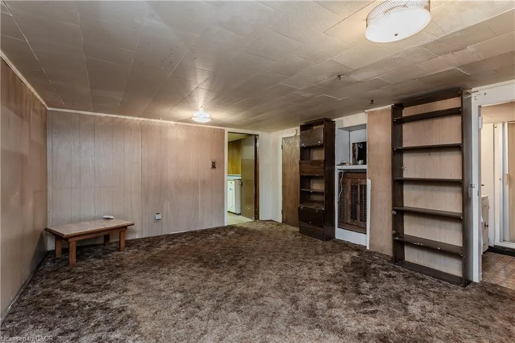 2104 Emerald Crescent