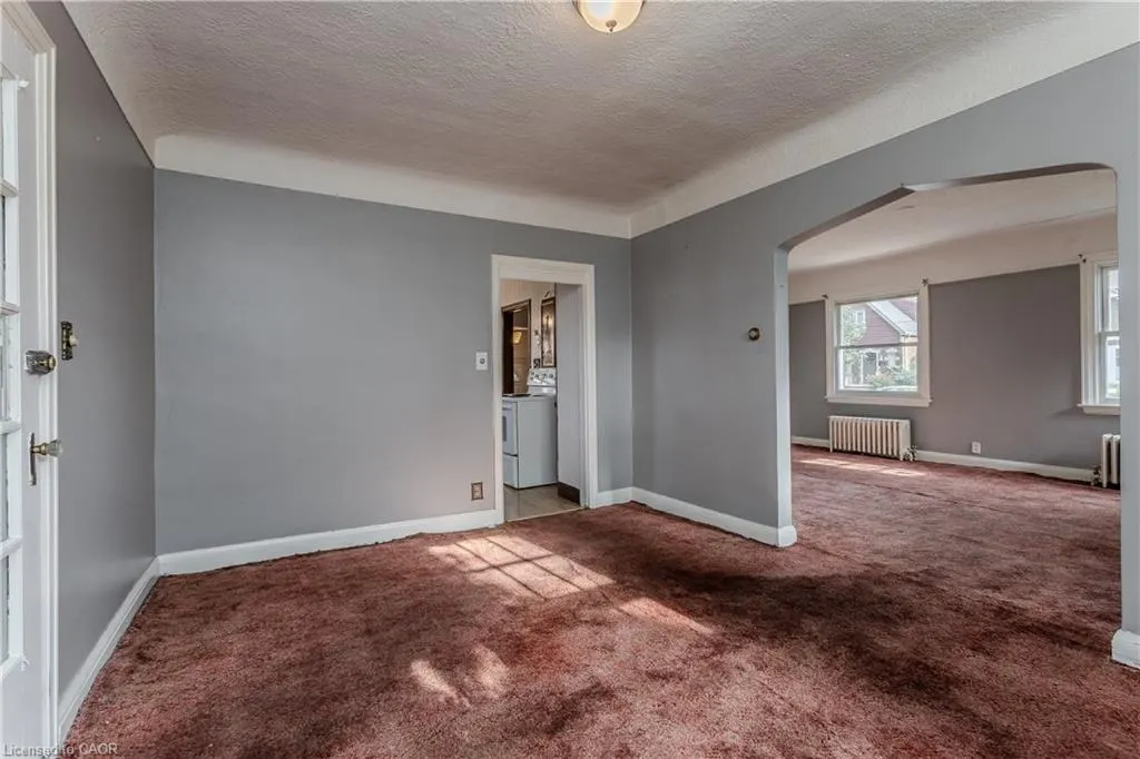 2104 Emerald Crescent