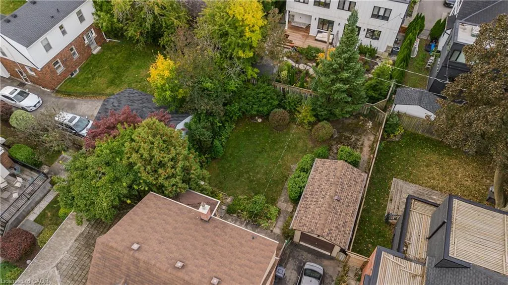 2104 Emerald Crescent