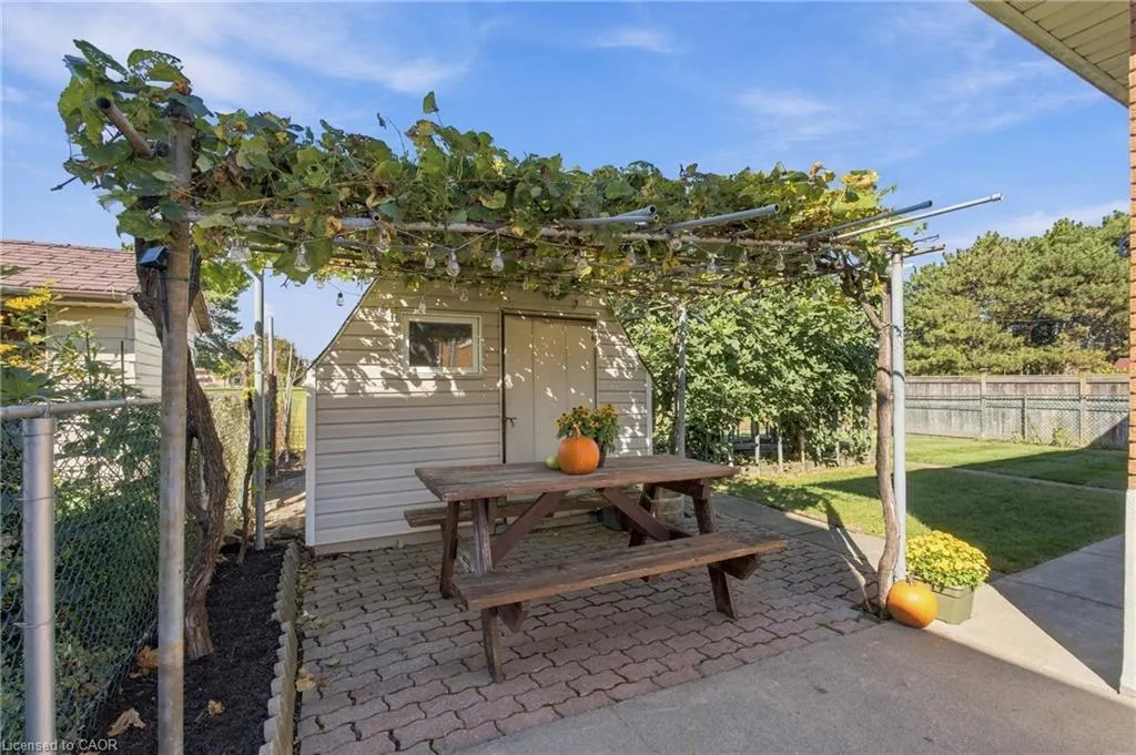 79 Oakland Drive