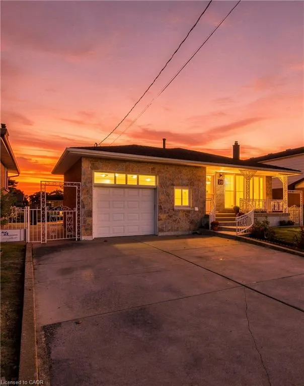 79 Oakland Drive