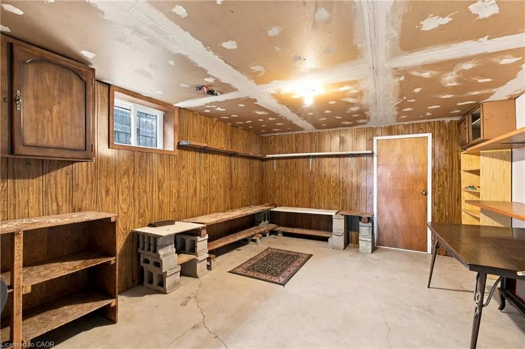 79 Oakland Drive