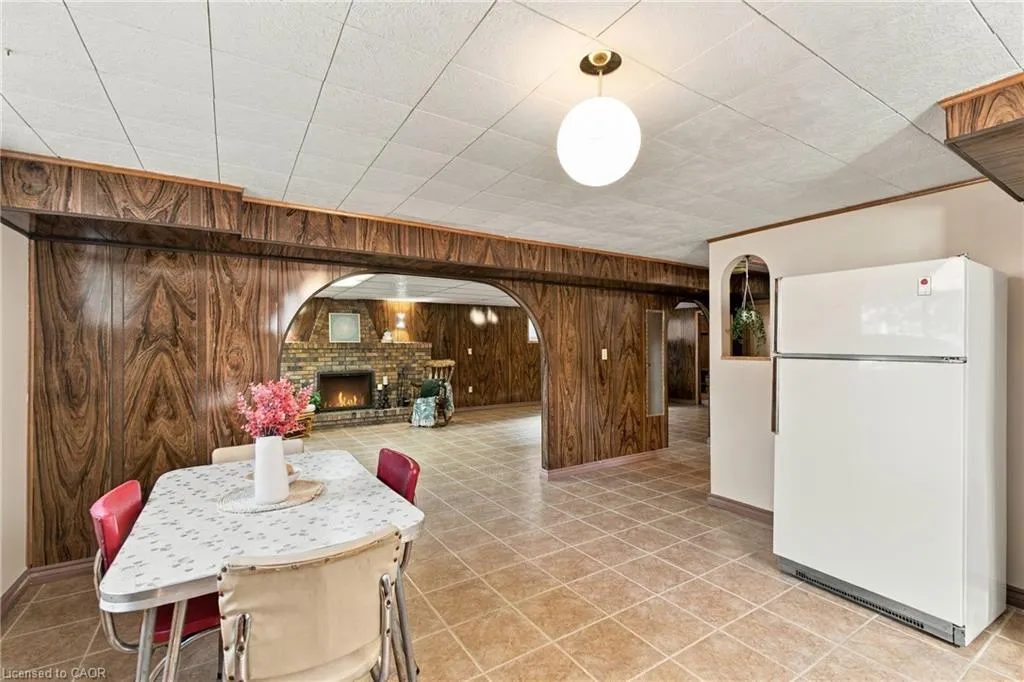 79 Oakland Drive