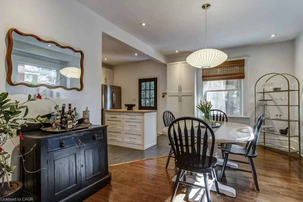 43 Rosslyn Avenue S