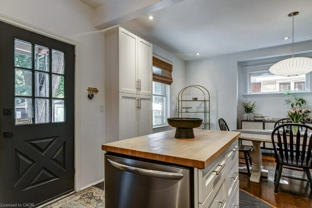 43 Rosslyn Avenue S