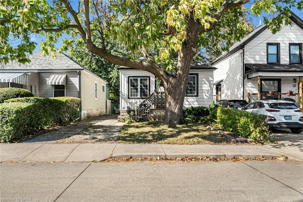 29 Wexford Avenue N