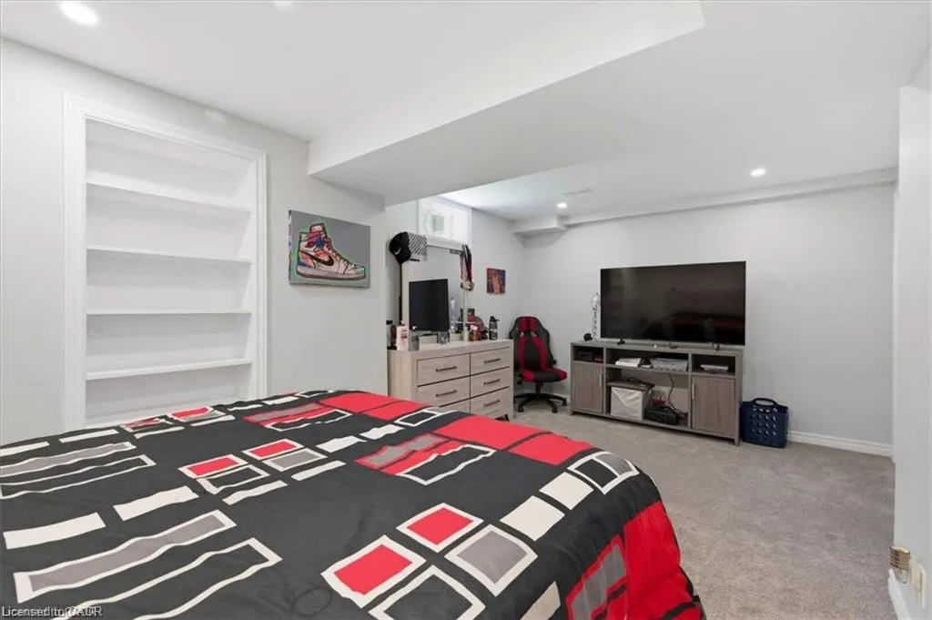 84 Westmeadow Drive #1