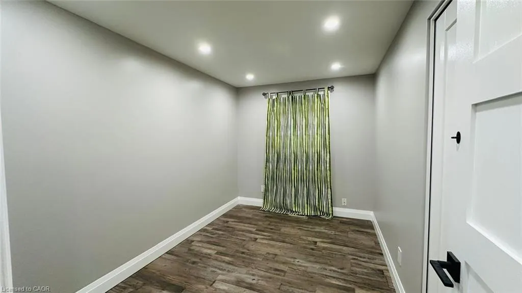 38 Jay Court #UPPER