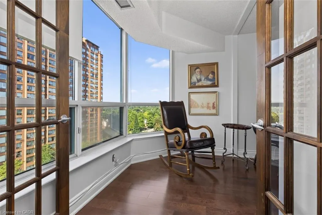 1276 Maple Crossing Boulevard #903