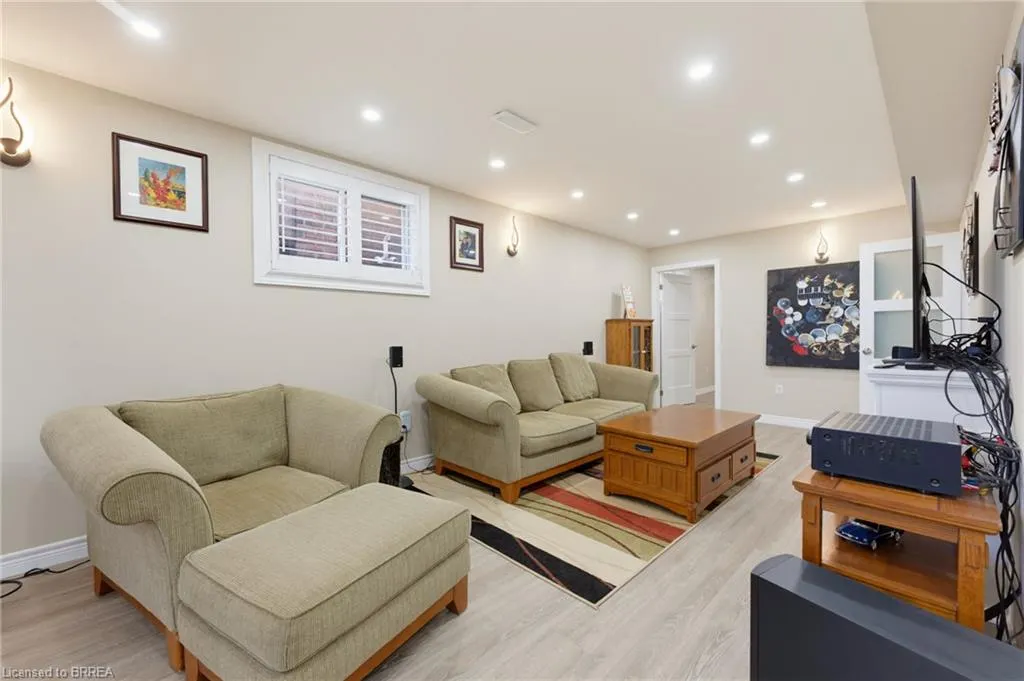 10 Noble Court