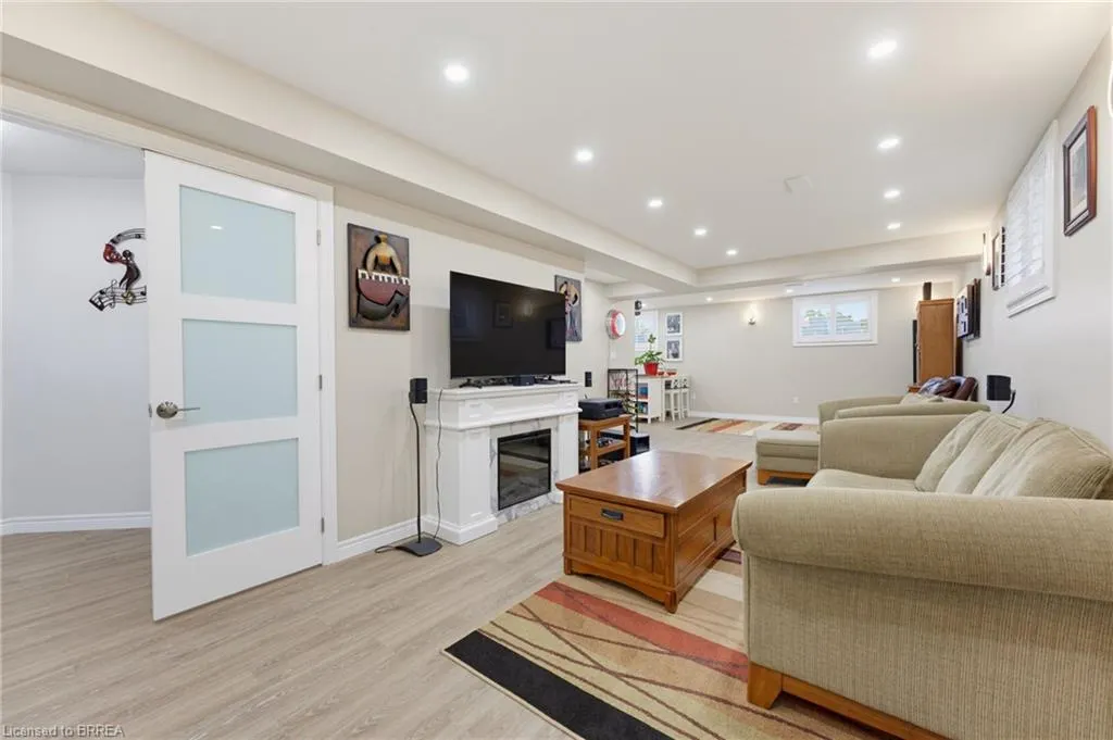 10 Noble Court