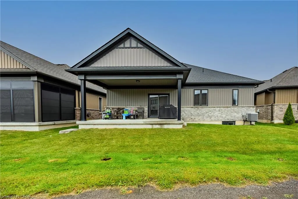 24 Craddock Boulevard #17