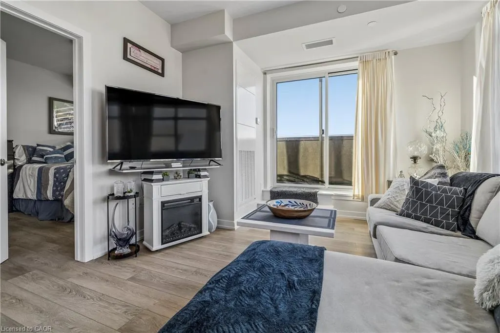 450 Dundas Street E #1005
