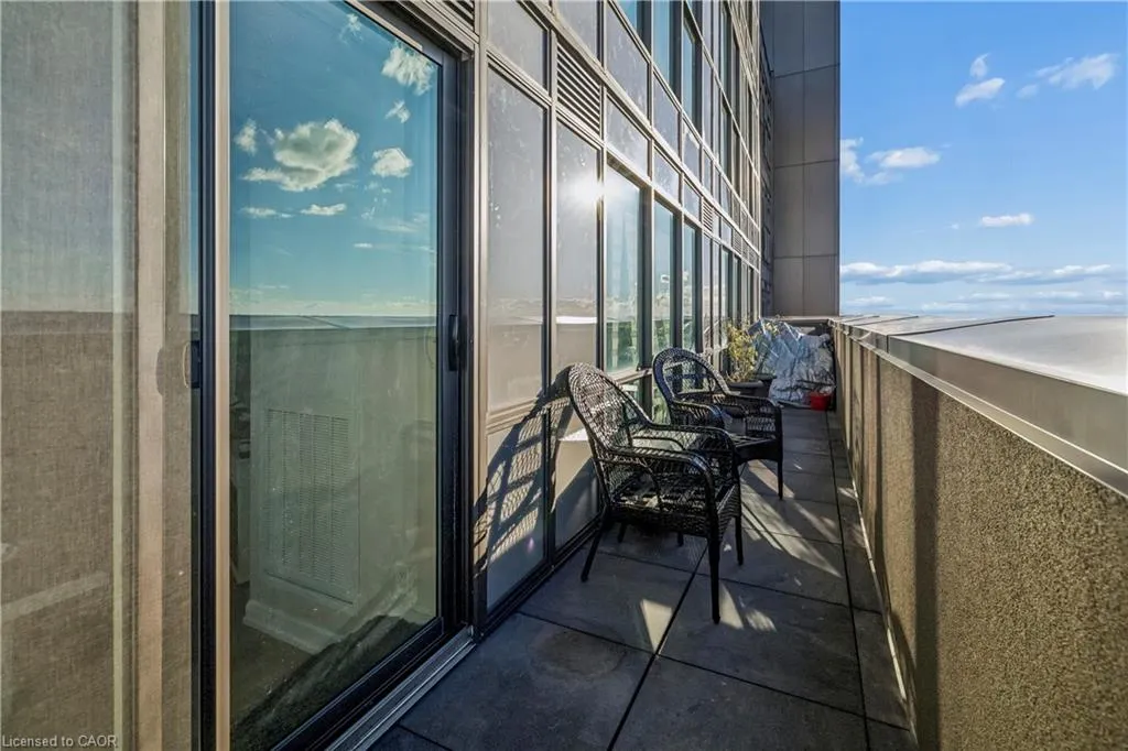 450 Dundas Street E #1005