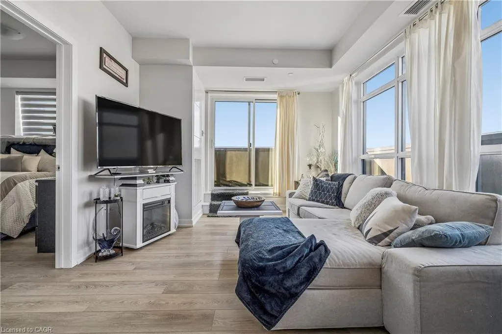 450 Dundas Street E #1005