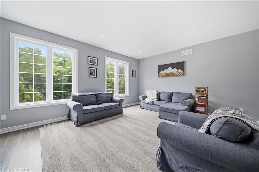 30 Balmoral Street #2