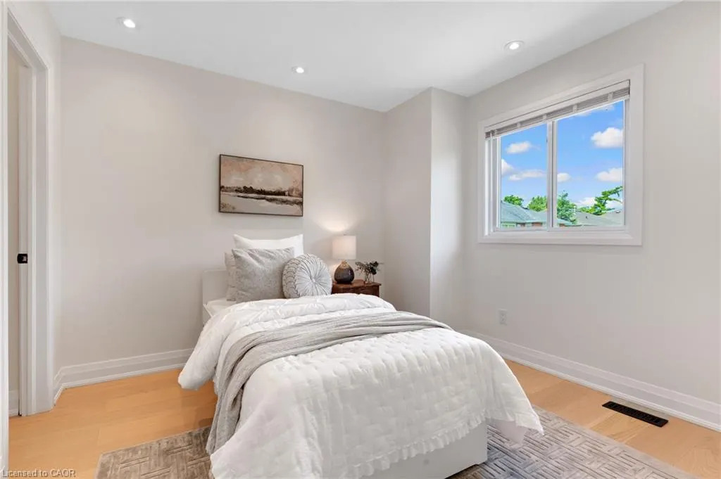 62 Glenvalley Drive