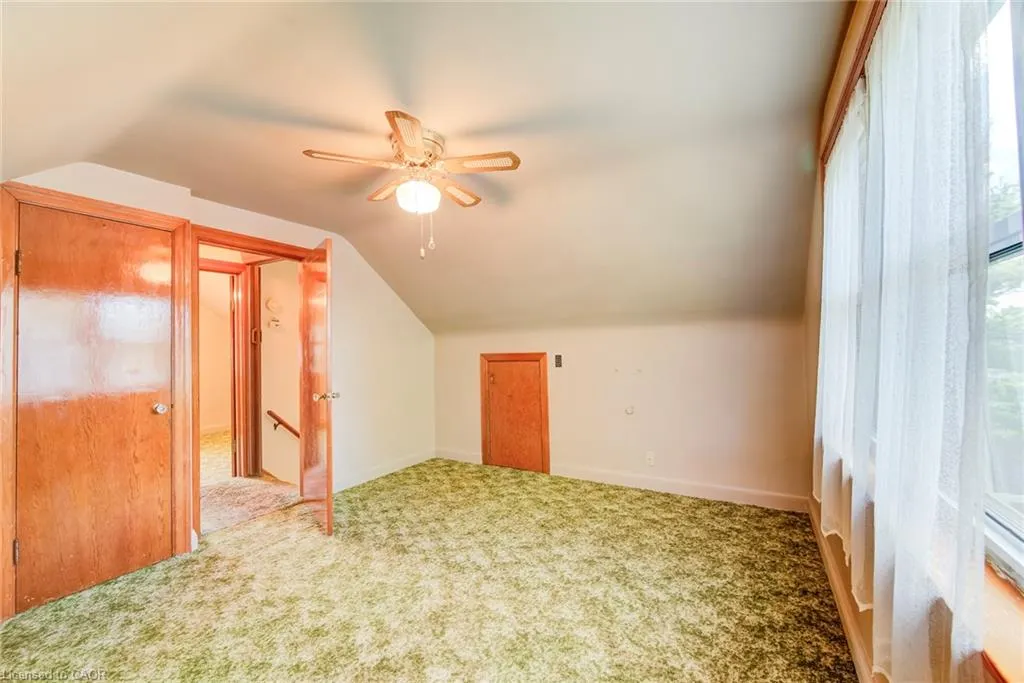 11 Crestwood Avenue