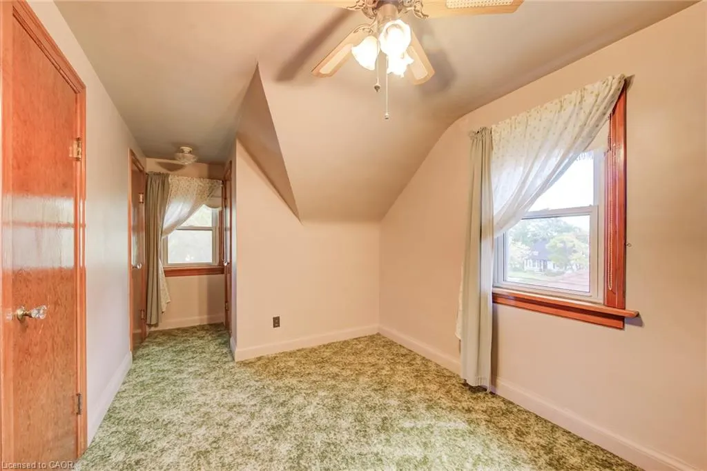 11 Crestwood Avenue