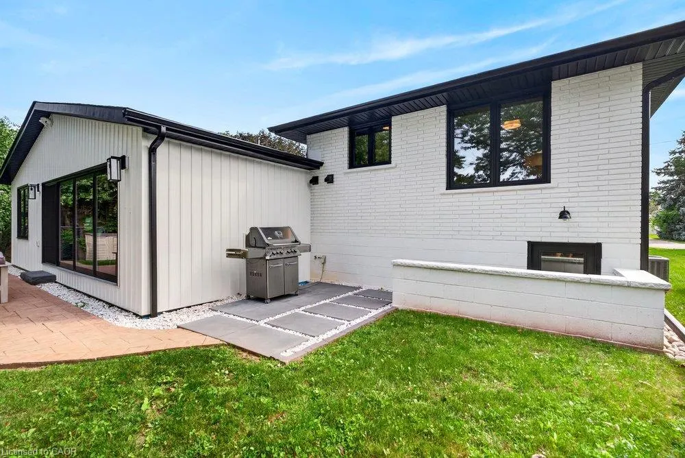 90 Lakeside Drive