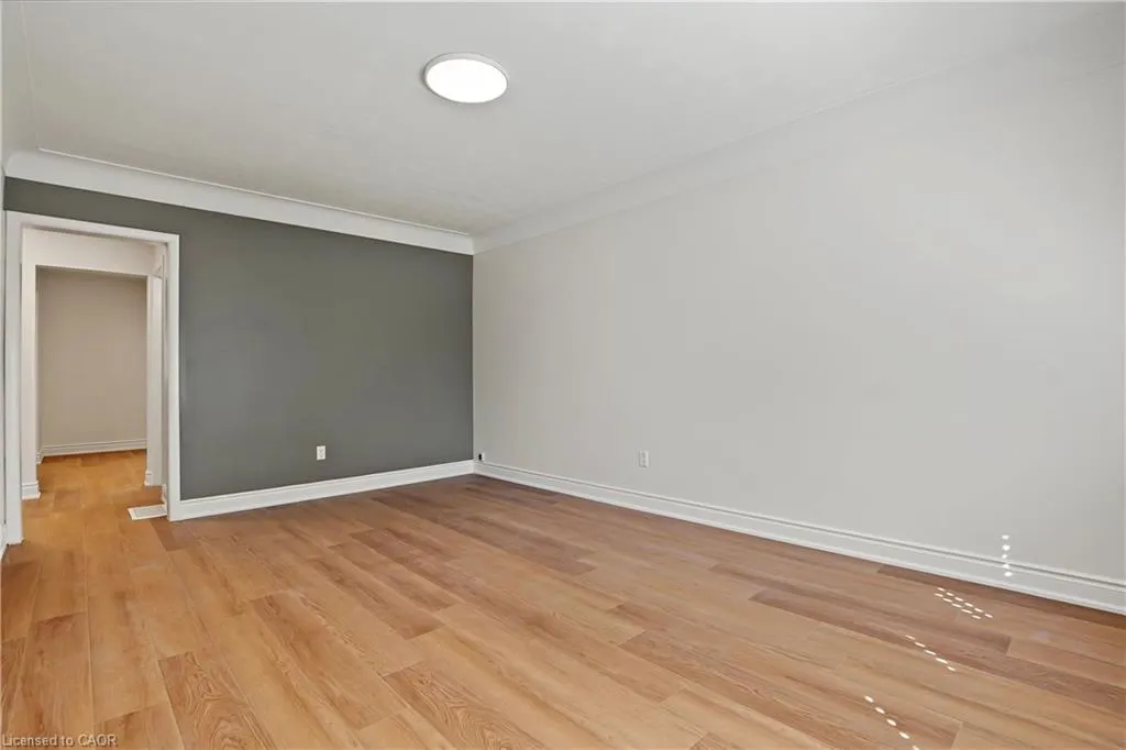 143 Elgin Crescent