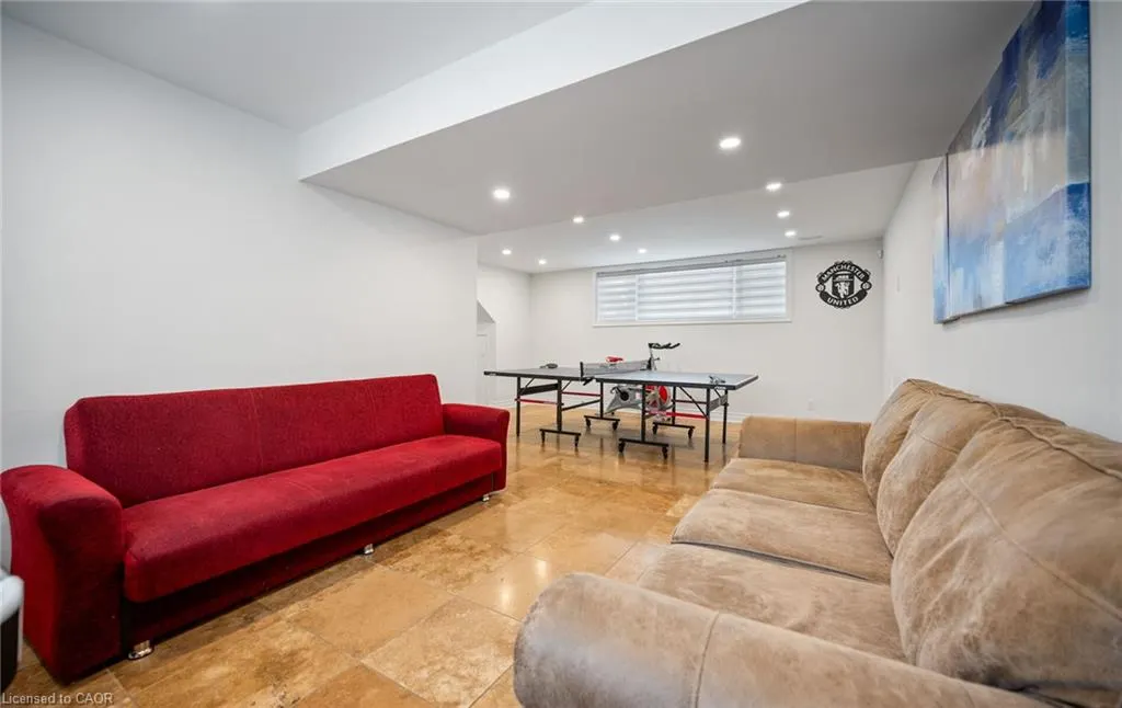 17 Wendakee Drive