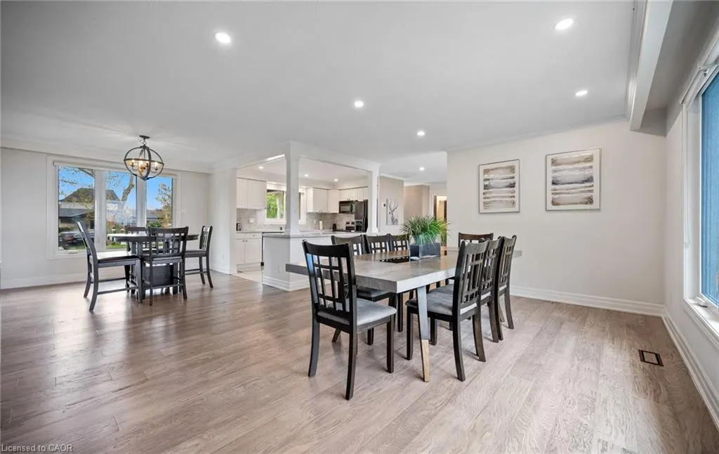 17 Wendakee Drive