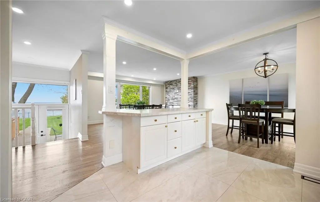 17 Wendakee Drive