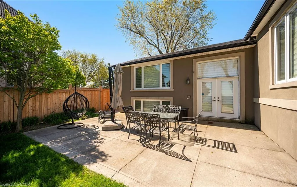 17 Wendakee Drive