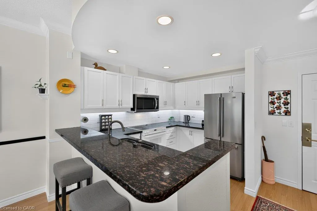 5188 Lakeshore Road #409