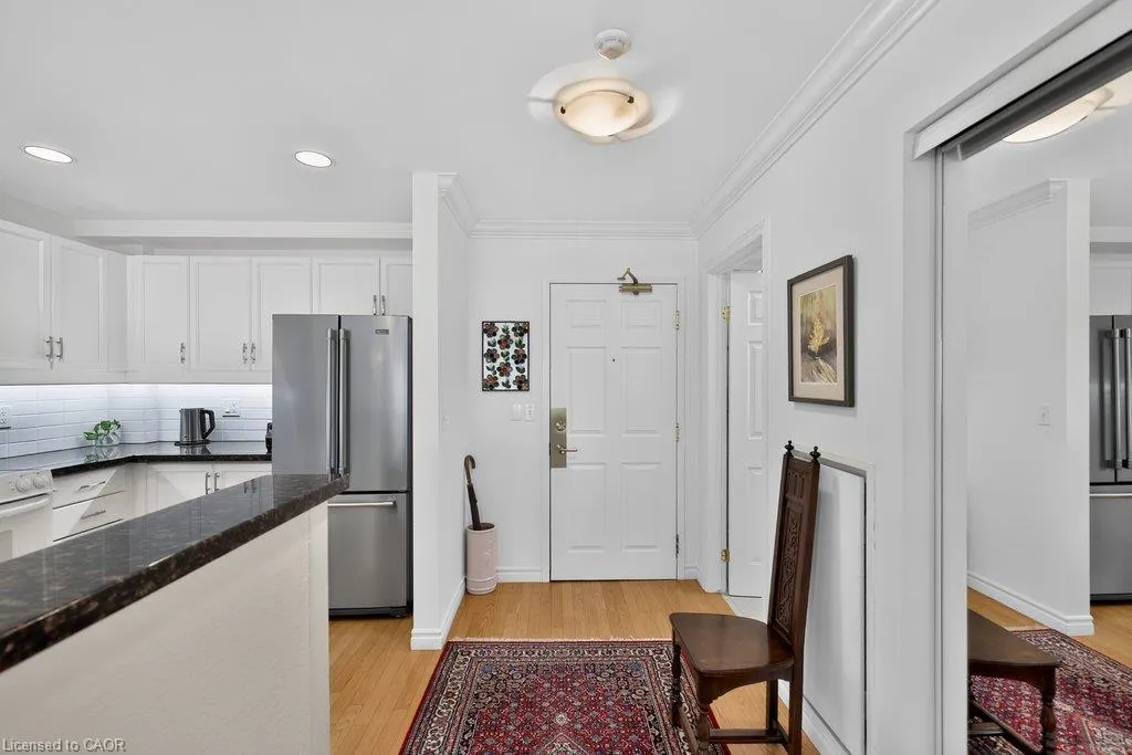 5188 Lakeshore Road #409