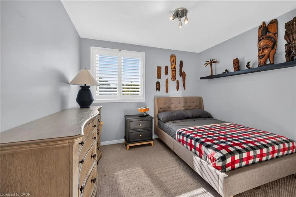 4377 Beverley Crescent