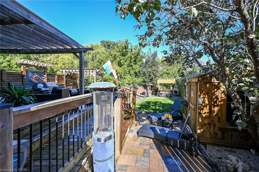 4377 Beverley Crescent