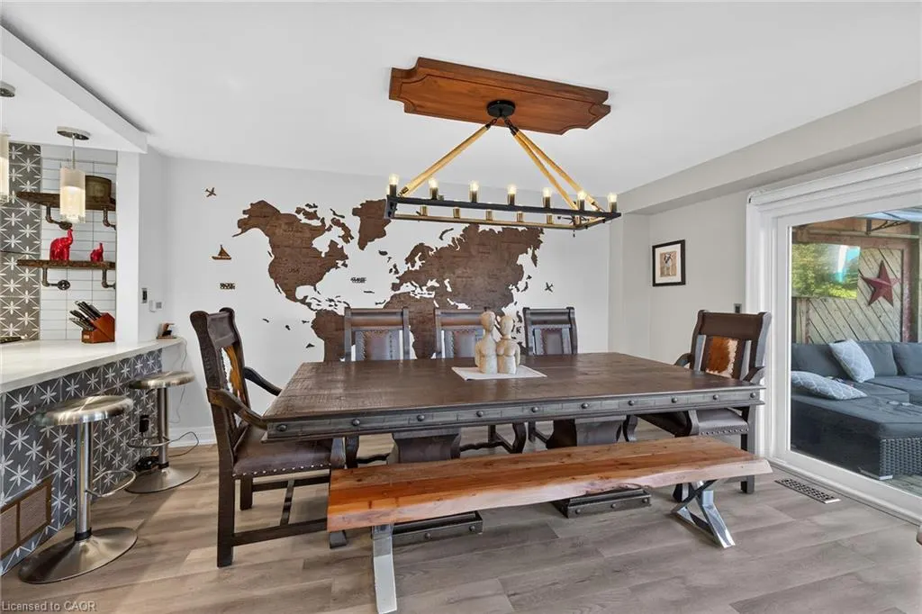 4377 Beverley Crescent