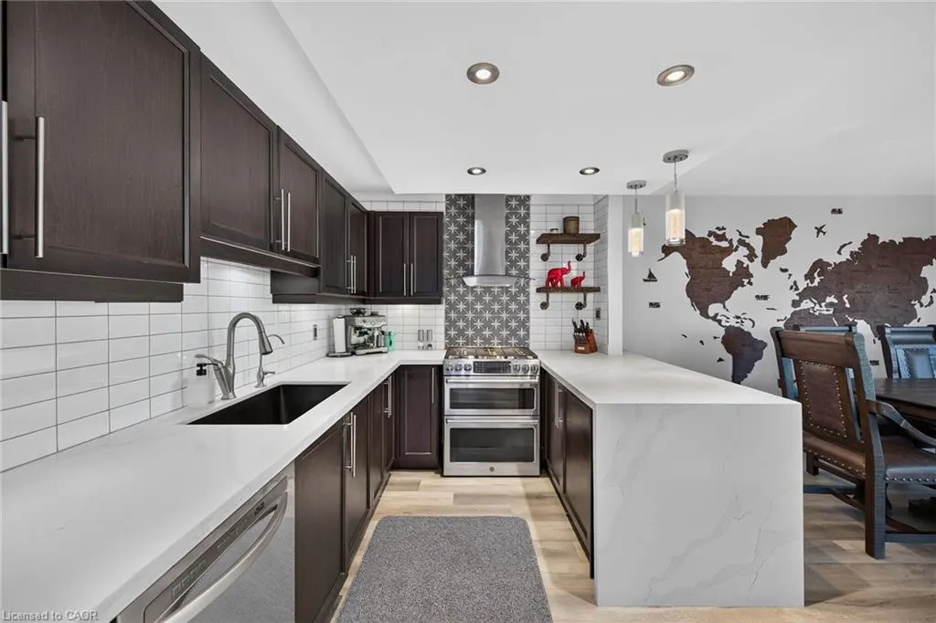 4377 Beverley Crescent