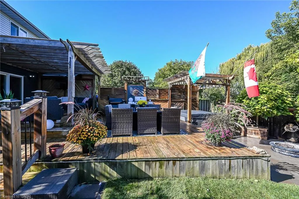 4377 Beverley Crescent