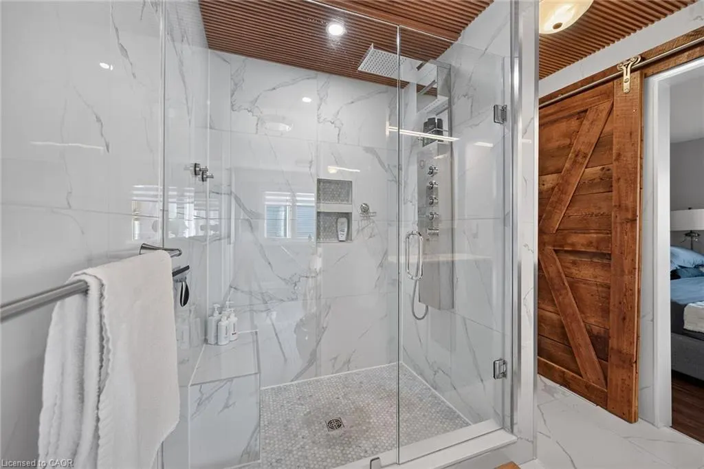 4377 Beverley Crescent