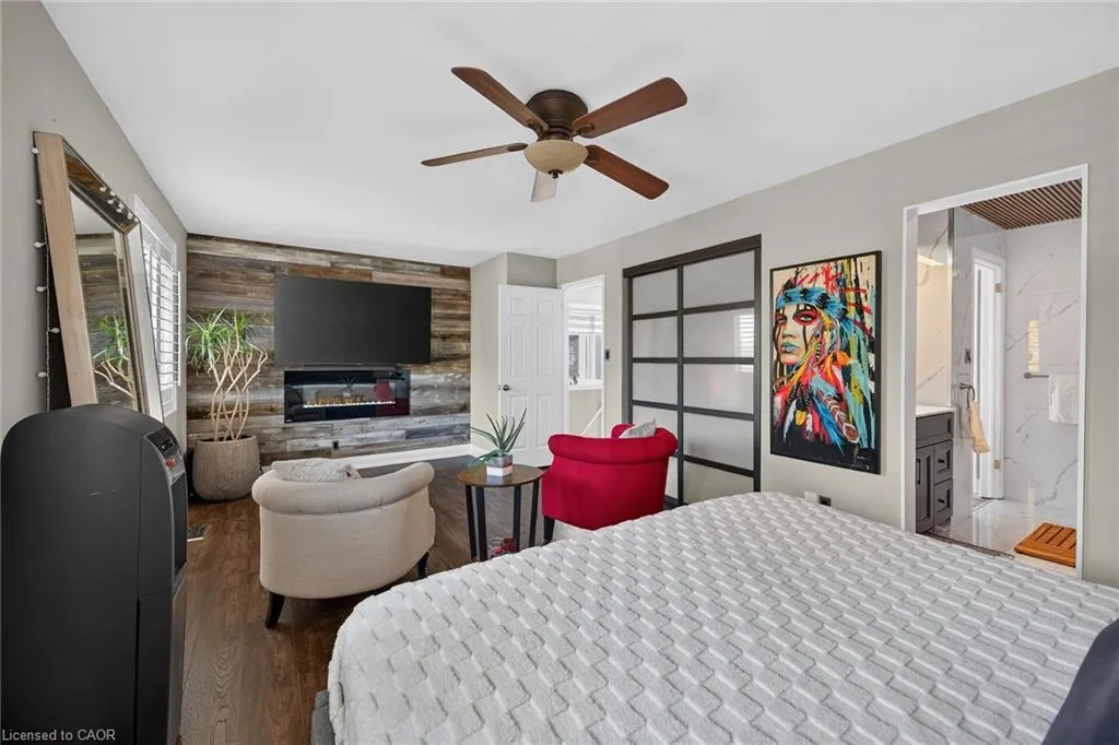 4377 Beverley Crescent