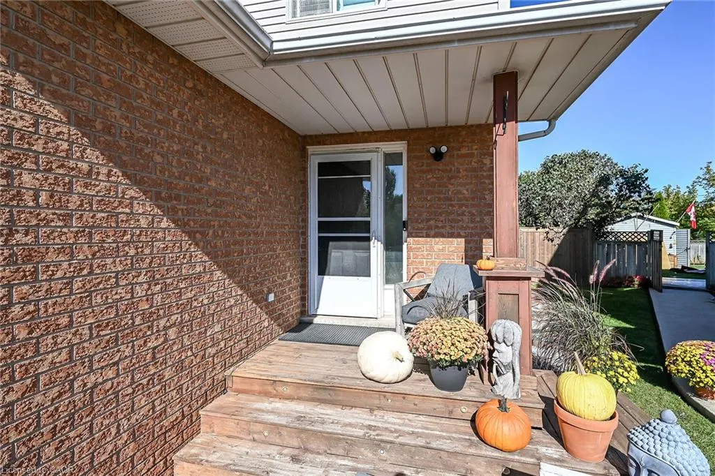 4377 Beverley Crescent